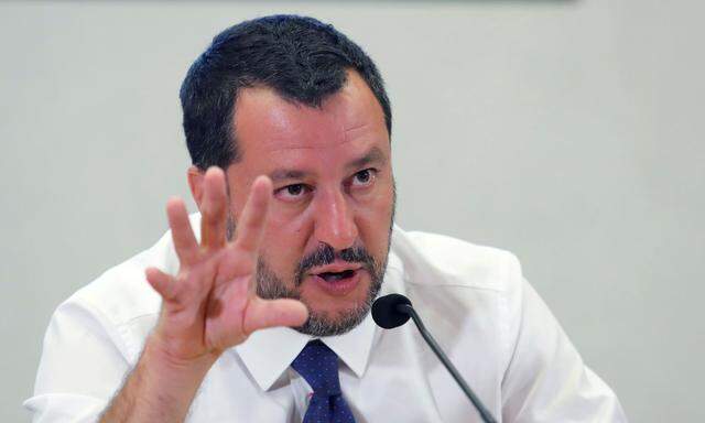 Salvini: „Wenn ich Lust auf Spionage habe, schaue ich mir einen James-Bond-Film an“.