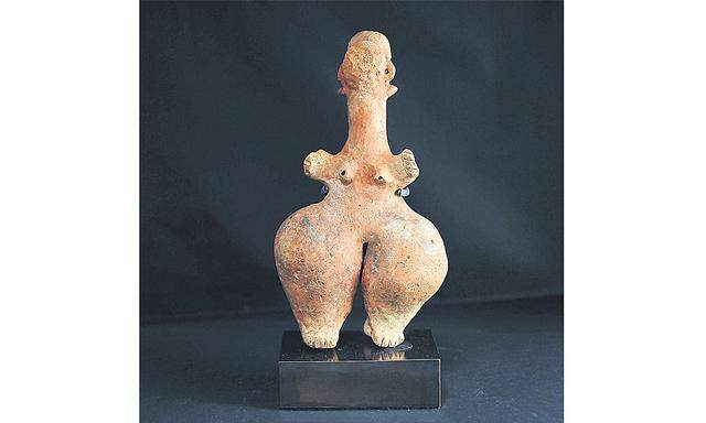 Aus dem Norden des Iran stammt diese Figurine, die in ihrer phallischen Form Gender-Ambiguität verkörpert. 