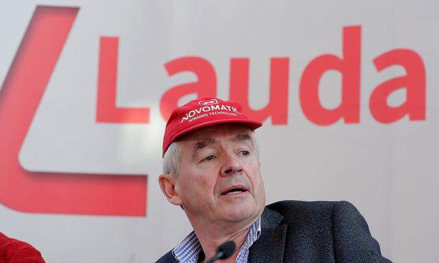 Ein Archivbild aus besseren Zeiten: Ryanair-Chef Michael O'Leary übernahm Lauda 2018, nun könnte die Marke bald der Vergangenheit angehören.