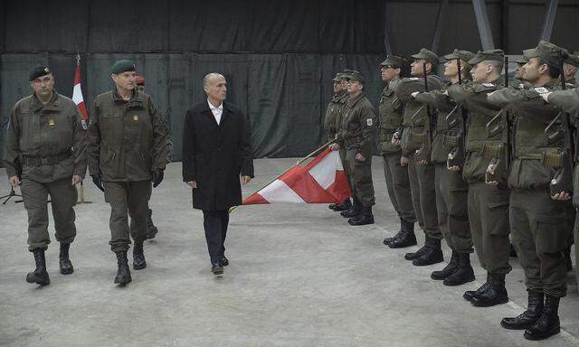 ARCHIVBILD: WEIHNACHTSBESUCH VON BM KLUG IN BOSNIEN / KLUG