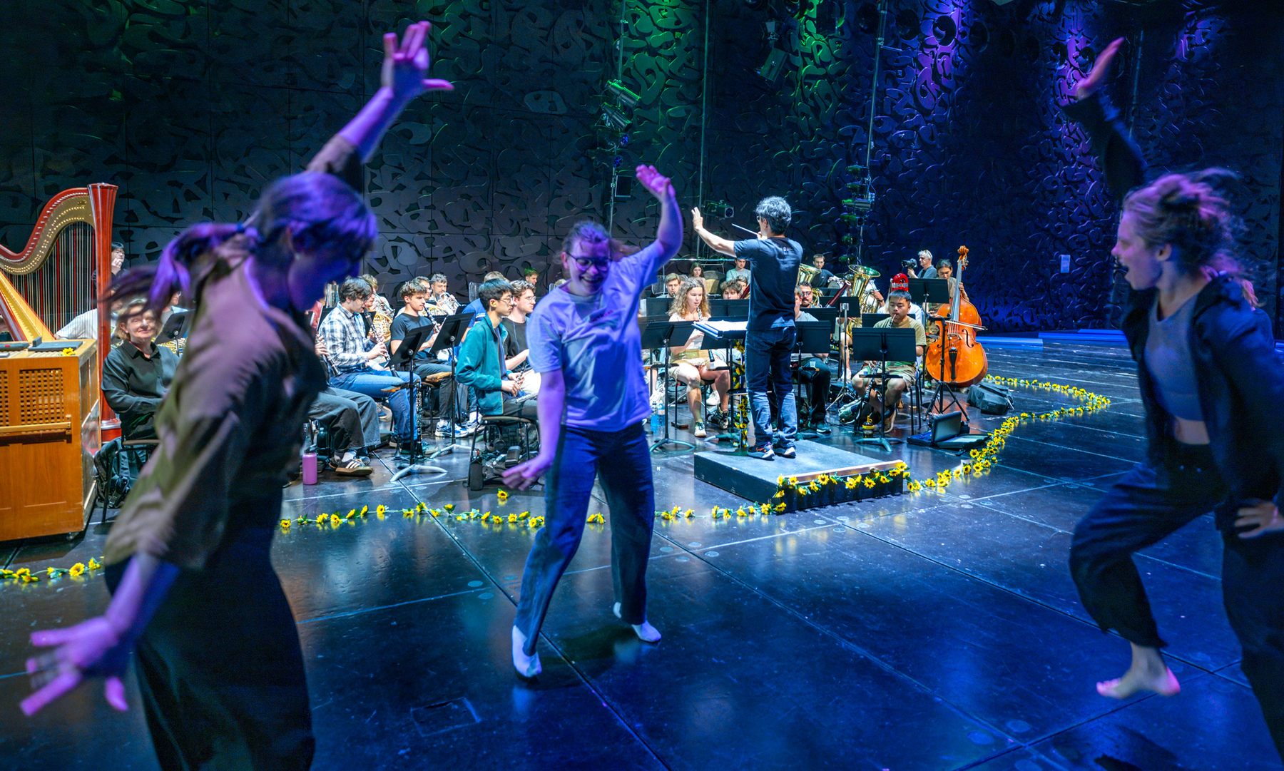 Concert as Experiment: Ecstasy and Headbanging to Classical Sounds