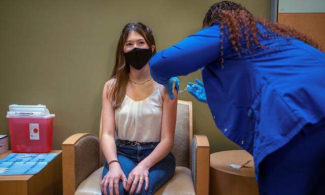CDC approves Pfizer vaccine for teenagers