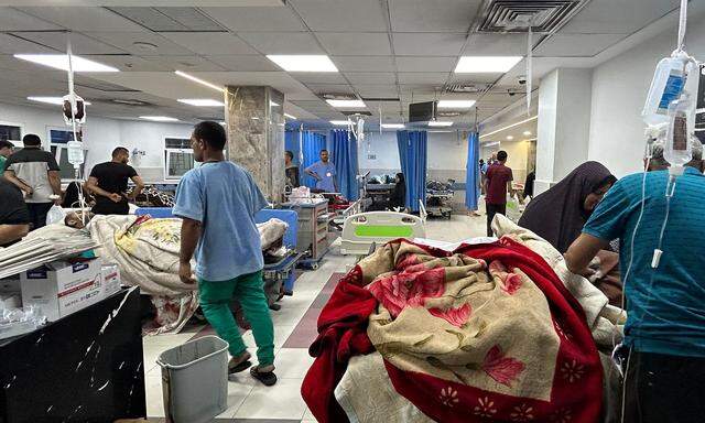 Foto aus dem al-Shifa-Krankenhaus in Gaza-Stadt, in dessen Umgebung es schwere Kämpfe gibt.