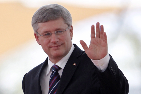 Auch im Ahorn-Land verdient, wer dem Staat dient: Die Steuerzahler spülen jährlich umgerechnet 230.828 Euro in die Privatkasse von Premier Stephen Harper.