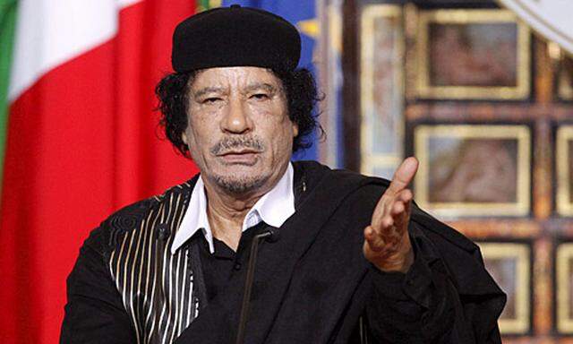 Der besuch von Muammar al-Gaddafi in Italien läuft nicht ganz reibungslos ab.