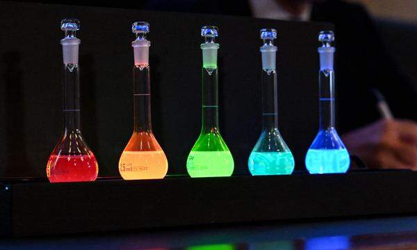 Farbige Lösungen: Diese Laborkolben wurden bei der Verkündigung des Nobelpreises zur Erklärung verwendet. 