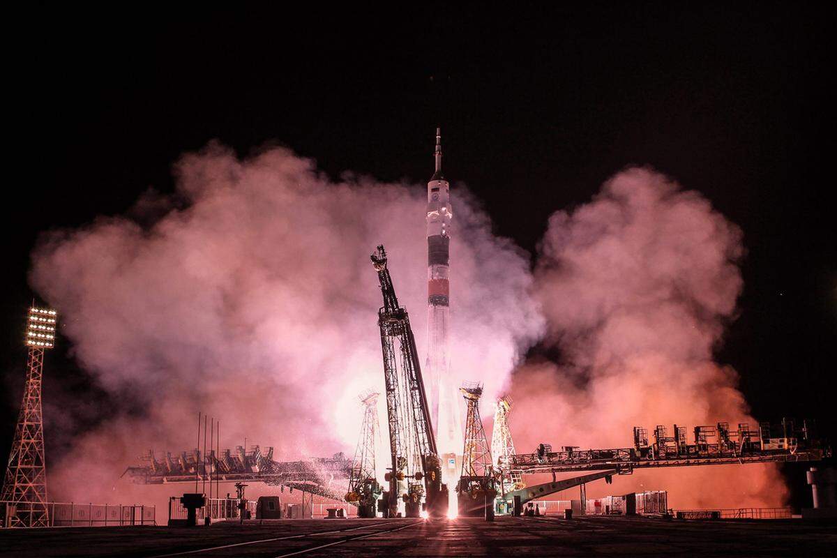 Die geglückte Reise in Rekordzeit ist ein Erfolg für die russische Raumfahrt, die zuletzt mit mehreren gescheiterten Starts von Satelliten zu kämpfen hatte.