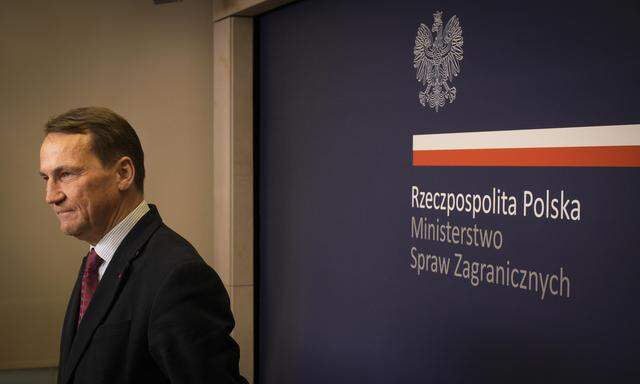 Polens Außenminister Radoslaw Sikorski: „Es gibt eine Logik hinter Putins Verrücktheit: Er will das Russische Imperium wiederherstellen.“
