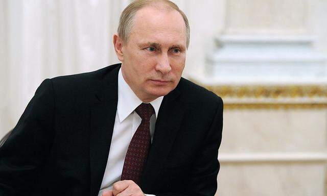Präsident Putin spricht vor der Kamera offen über die Annexion. 