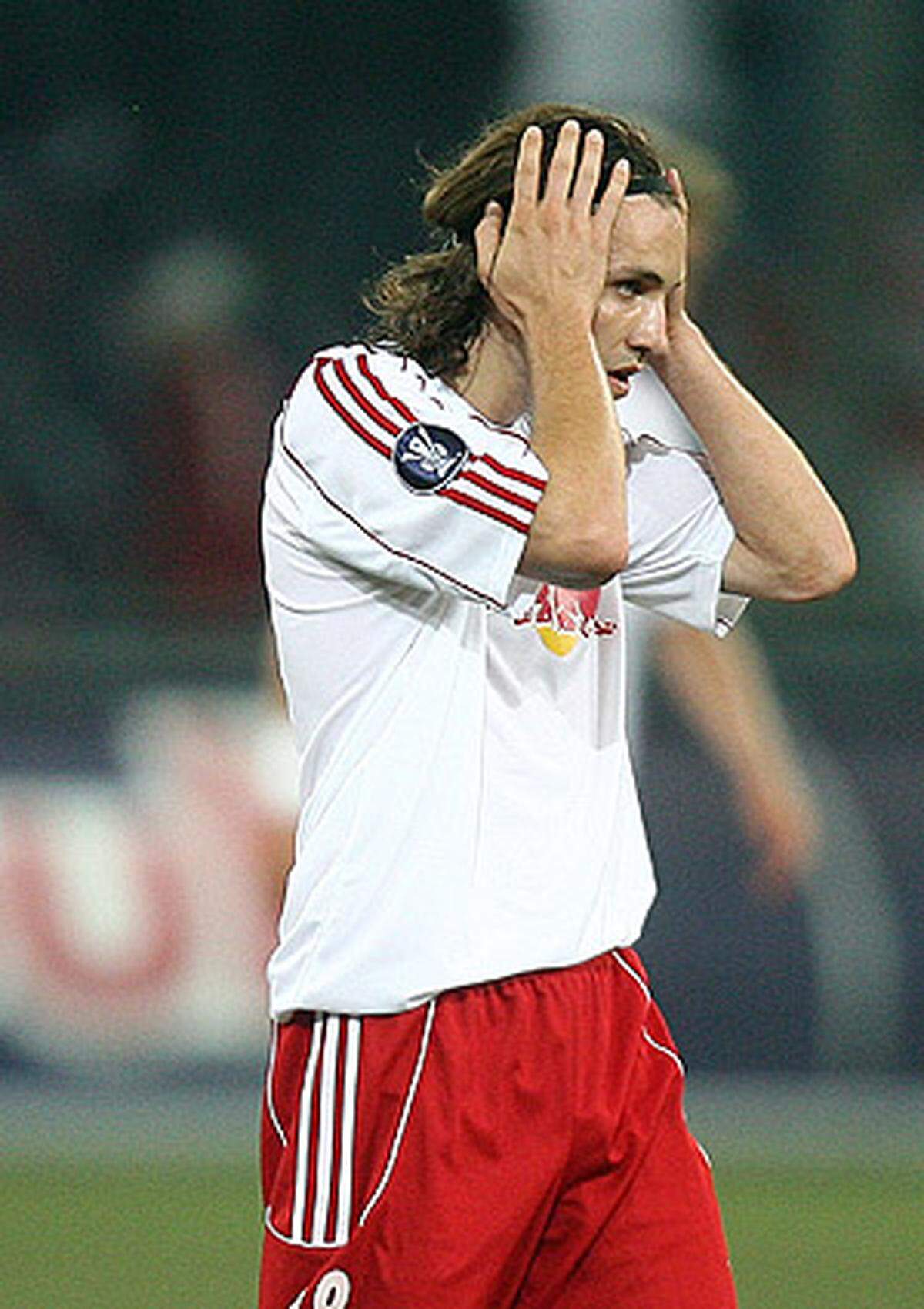 20-mal spielte der ehemalige Schweizer Nationalspieler in der deutschen Bundesliga für 1860 München, 2007 durfte er mit Salzburg die Meisterschaft feiern. Jetzt steht Meyer vor einer längeren Zwangspause, auch ein Wechsel zurück in die Heimat zerschlug sich.