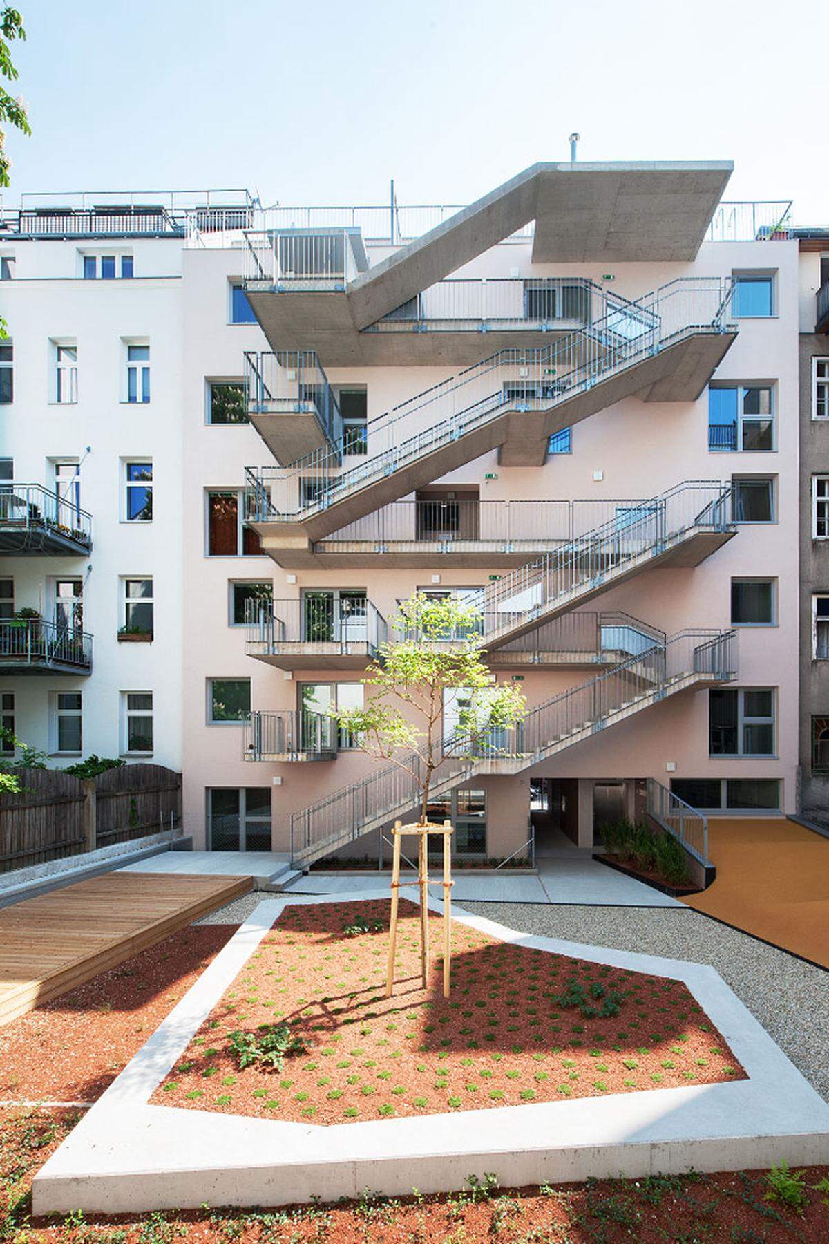 In der Kategorie Mehrfamilienhäuser wurde unter anderem das Projekt "Wohnhaus Beckmann" in Wien ausgezeichnet. Für die Architektur zeichnet Nerma Linsberger verantwortlich.