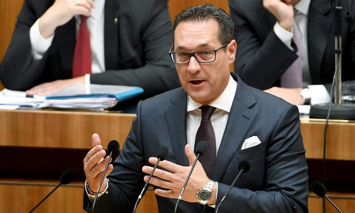  "Ich bin kurzsichtig. Ich habe auch viele graue Haare. Zu denen stehe ich." Heinz-Christian Strache (FPÖ) arbeitet an seiner Regierungsfähigkeit.