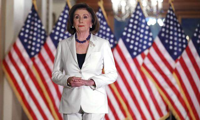 US-HOUSE-LEADER-NANCY-PELOSI-SPEAKS-TO-PRESS-ON-THE-STATUS-OF-TH