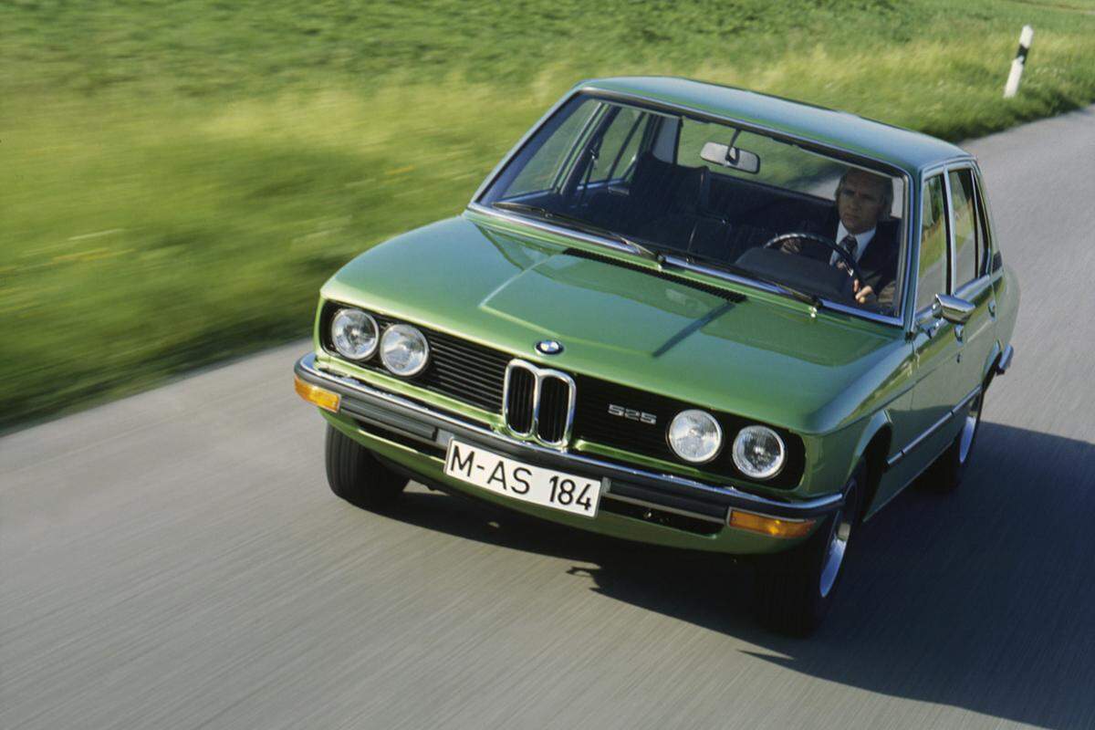 Ebenfalls 1972 kommt der erste 5er-BMW auf die Straßen. In sechs Generationen wurden bisher mehr als 5,5 Millionen Fahrzeuge dieser Reihe verkauft.