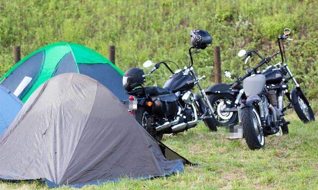 Motorradfahrer verhinderten Schlimmeres.