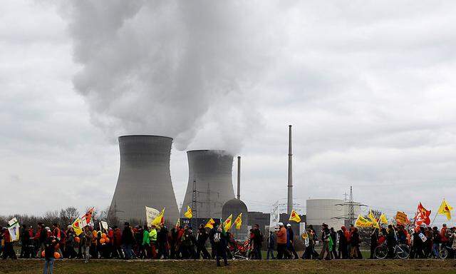 Auch das Akw Gundremmingen wird 2022 schließen - hier ein Archivbild ein Jahr nach dem Fukushima-Unglück.