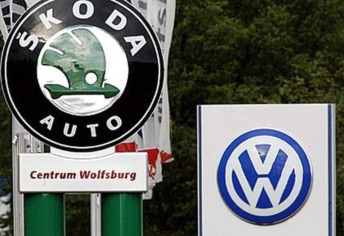 Zur langjährigen Erfolgsgeschichte wurde dagegen die Verbindung von Volkswagen und Skoda. Unter den Fittichen von VW mauserte sich der tschechische Autobauer seit dem Kauf 1991 zum hochmodernen Unternehmen. Bei VW wurde Skoda gelegentlich als "schönste Tochter" bezeichnet.