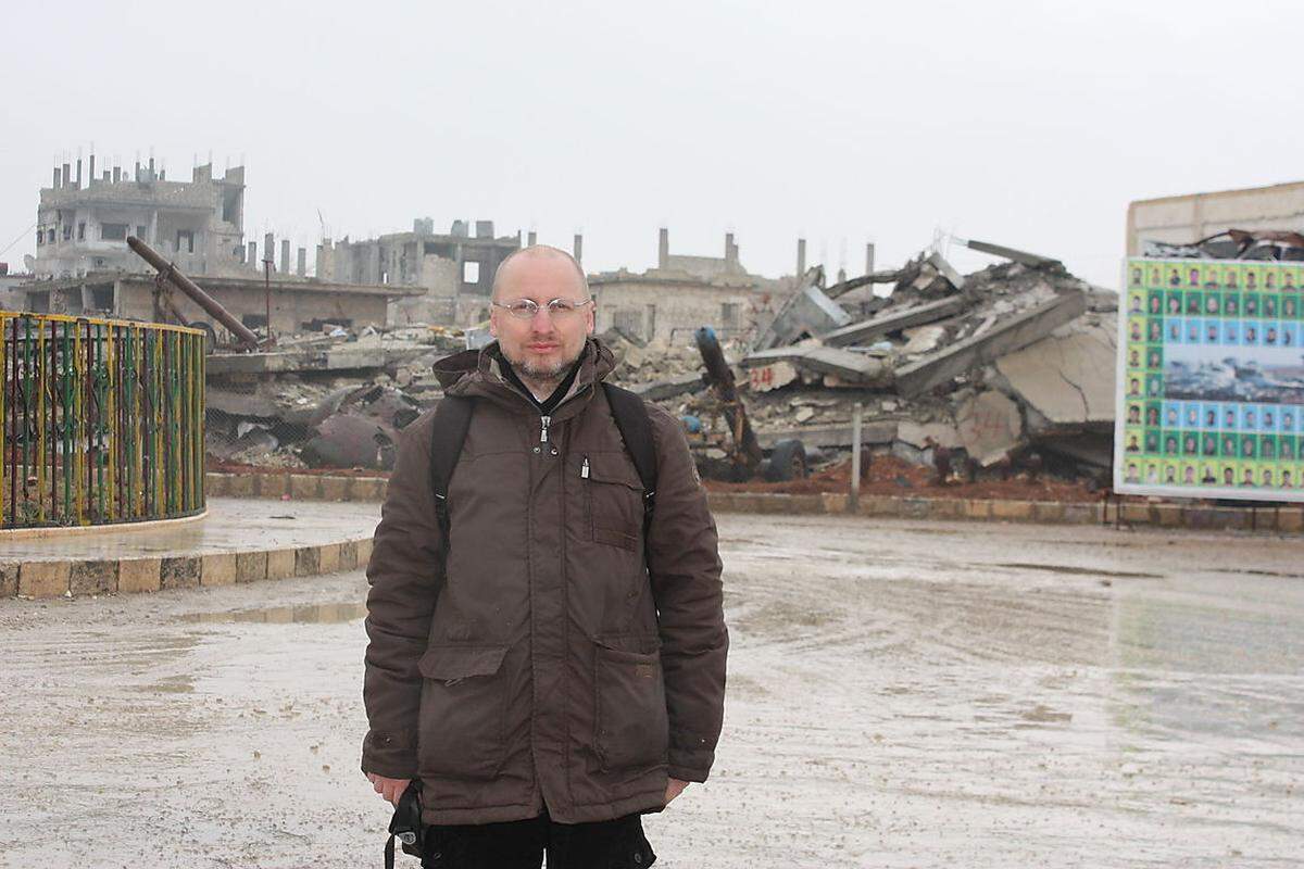 "Presse"-Aussenpolitikredakteur Wieland Schneider hat Kobane besucht, wo die Menschen ein Jahr nach der Schlacht gegen den IS ums tägliche Überleben kämpfen.