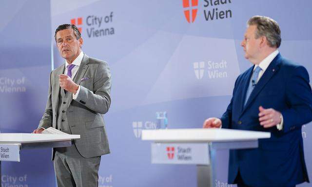Finanzstadtrat Peter Hanke und Bürgermeister Michael Ludwig (re., beide SPÖ) sollen ihre Kommunikation offenlegen - dies verlangt die Opposition. 