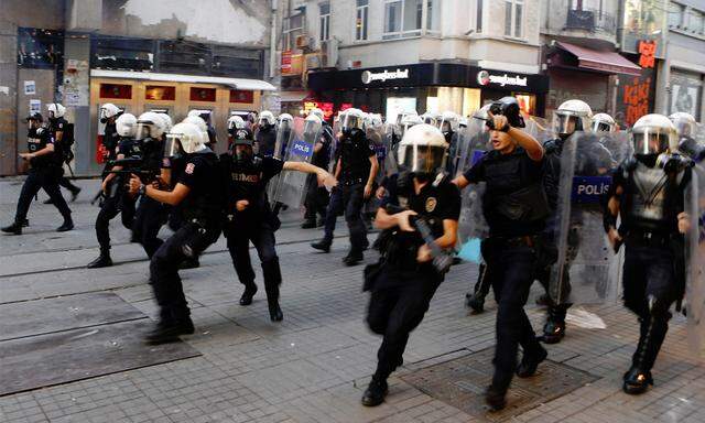 DiePresse.com-Redakteur Maciej Palucki geriet in Istanbul zwischen die Fronten von Polizei und Demonstranten