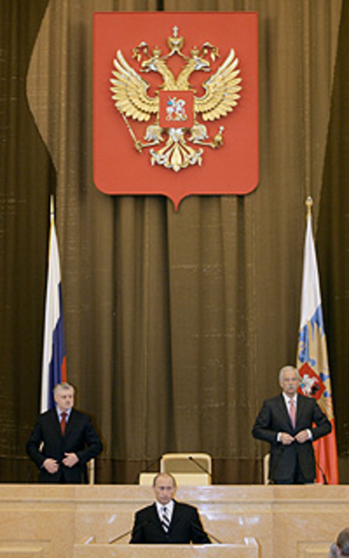 Durch die siebenjährige Amtszeit Putins ist das Verhältnis zum Westen stark abgekühlt. "Unsere Partner verhalten sich, gelinde gesagt, nicht korrekt", kritisierte Putin Pläne der USA, in Tschechien und Polen eine Raketenabwehr zu installieren. "Davon geht eine reale Gefahr aus."