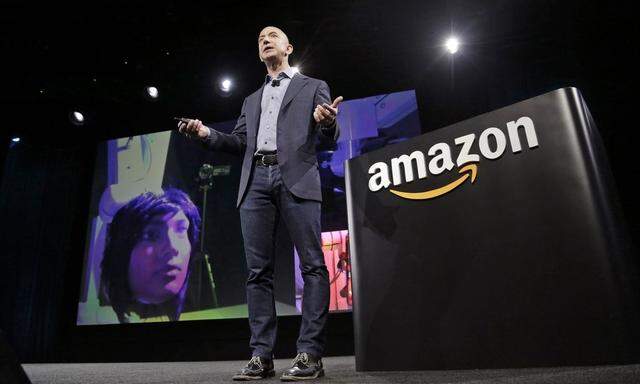 Amazon CEO Jeff Bezos discusses his company´s new Fire smartphone in Seattle, Washington