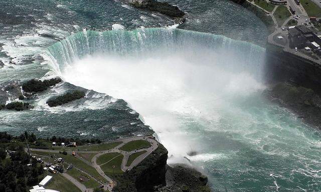 Der Horseshoe-Wasserfall ist der höchste der Niagarafälle.