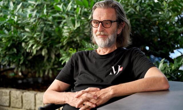 Ohne Cannabis kann er nicht schlafen, sagt Helge Timmerberg.