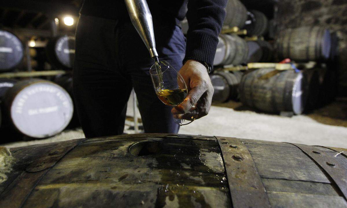 Grain Whisky besteht aus einer Mischung aus Getreidesorten, die auch ungemälzt sein können. Es handelt sich dabei um ein Nischenprodukt.