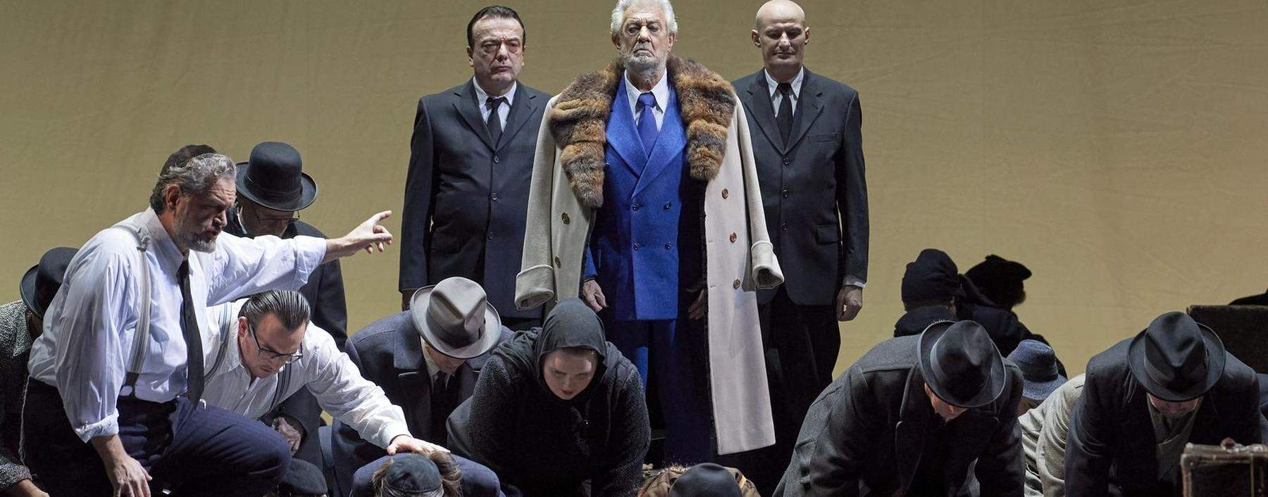 Er steht immer noch im Mittelpunkt: Plácido Domingo als der babylonische König Nabucco in der gleichnamigen Verdi-Oper. 