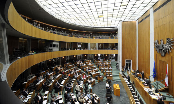 Plenarsaal im Parlament