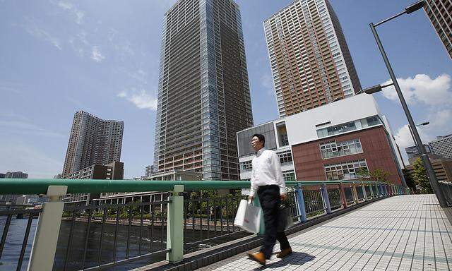 Bank of Japan Buying Spree Inflates World's Priciest REITs