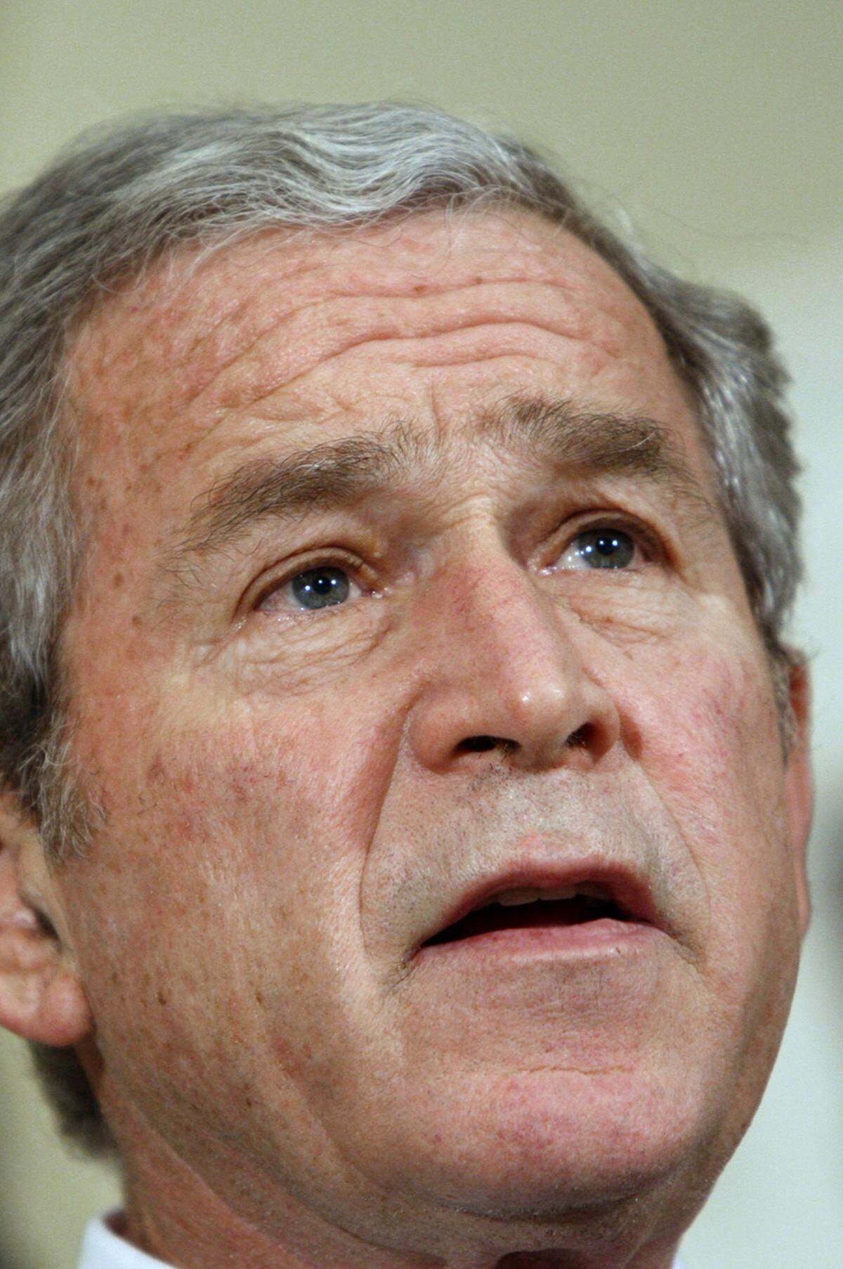  "Gestern war der Teufel hier, genau hier. ... Und es riecht hier noch immer nach Schwefel."Chávez 2006 bei der UN-Vollversammlung in New York unter Verweis auf US-Präsident George W. Bush, der am Tag zuvor gesprochen hatte.