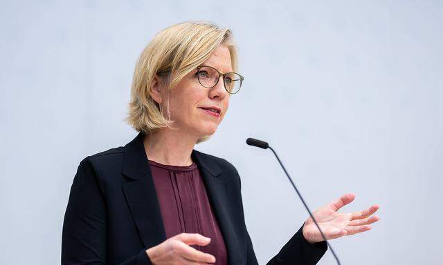Klimaschutzministerin Leonore Gewessler (Grüne) sprach am Donnerstag bei der Präsentation von einem "Werkzeugkoffer".