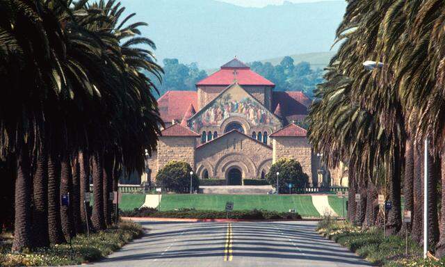 Mitten im Silicon Valley liegt die berühmte Universität im Ort Palo Alto. Hier legt man Wert auf Zusammenarbeit.