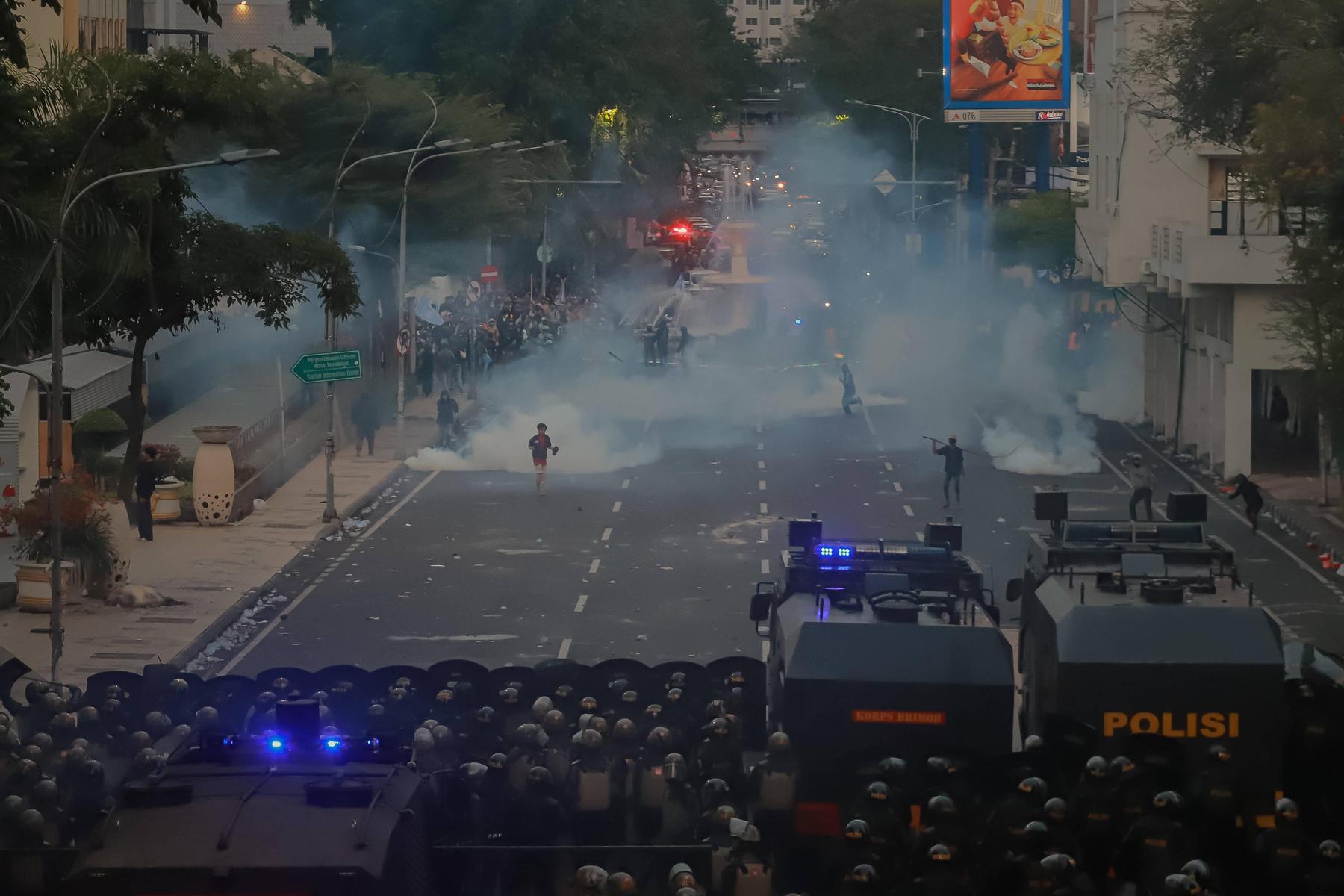 Proteste in Indonesien: Tote bei Brand von Regionalparlament