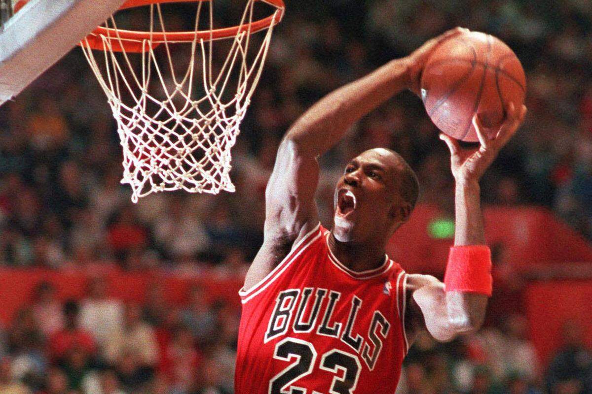 Er war einer der besten Basketballer der NBA-Geschichte. Wegen seiner Sprungkraft wurde Michael Jordan am Ende nur noch demütig "His Airness" genannt.