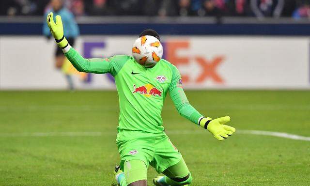 Leipzig-Keeper Yvon Mvogo hinterließ in Salzburg einen unglücklichen Eindruck.