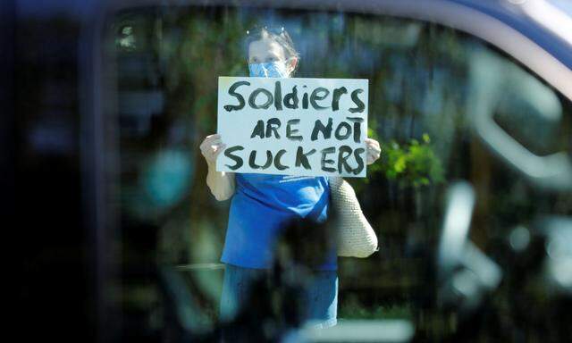 Anti-Trump-Protest vor seinem Golfklub in Virginia: „Soldaten sind keine Trottel.“