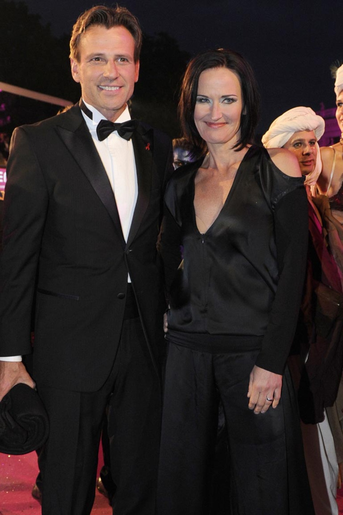 Bei den Grünen sorgt Spitzenkandidatin Eva Glawischnig selbst für ein bisschen Glamour im Wahlkampf: Mit ihrem Ehemann, dem TV-Moderator Volker Piesczek, gab sie dem "Kurier" ein Doppelinterview über ihr Privatleben.