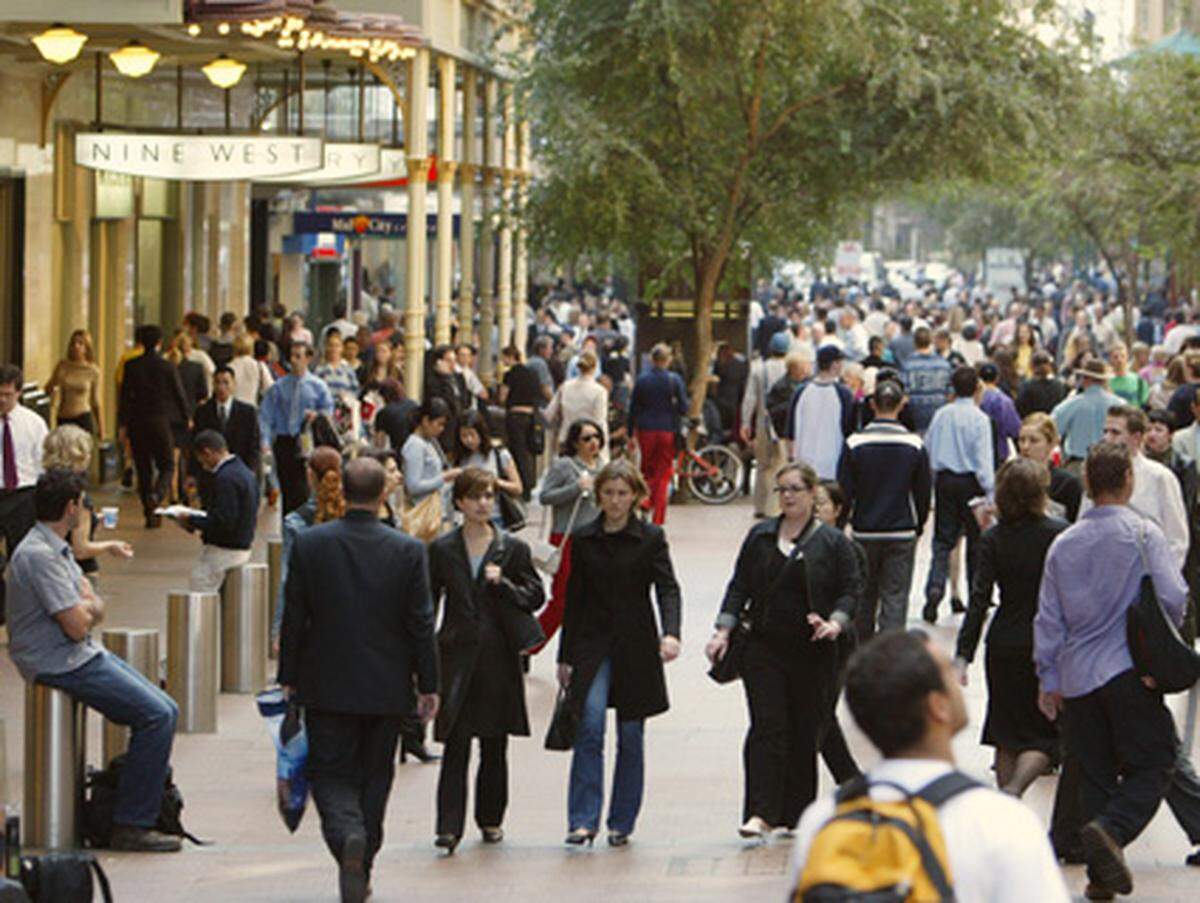 Pitt Street Mall ist der Teil der Pitt Street in Sydney, der nur Fußgängern zugänglich ist. Die Mall ist auch jedem Sydney-Besucher bekannt und liegt zwischen Market Street and King Street. Sie ist die frequentierteste und teuerste Shopping-Destination Australiens. Mieter zahlen bis 8658 Euro Jahresmiete für einen einzigen Quadratmeter.