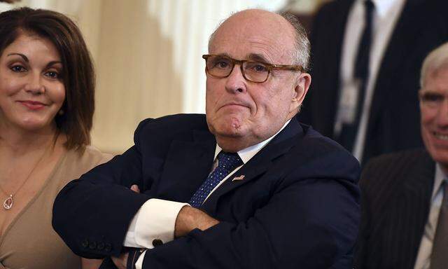 Trump-Anwalt Rudy Giuliani gab längere Gespräche zu.