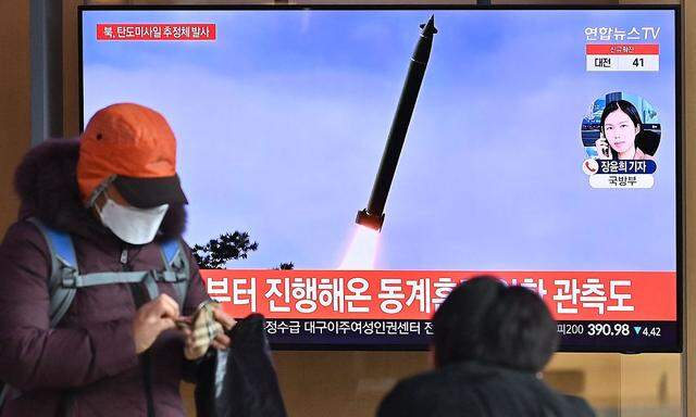 SKOREA-NKOREA-MILITARY-LAUNCH