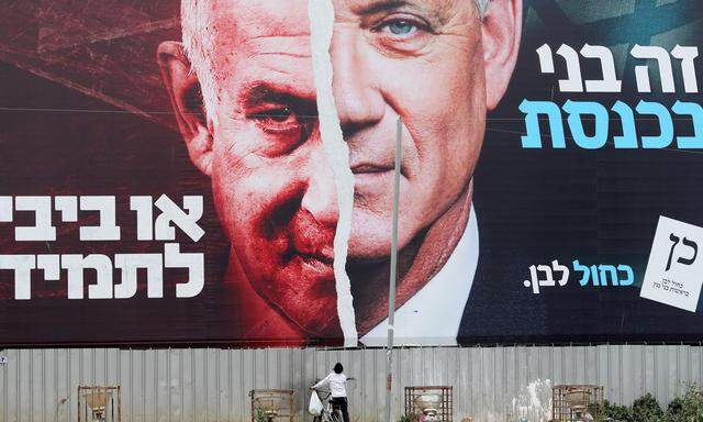 Erbitterte Gegner im Wahlkampf, jetzt Teil desselben Kriegskabinetts: Netanjahu und Gantz (rechts).
