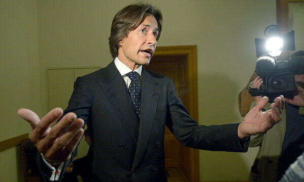 GRASSER-KLAGE GEGEN REPUBLIK: GRASSER