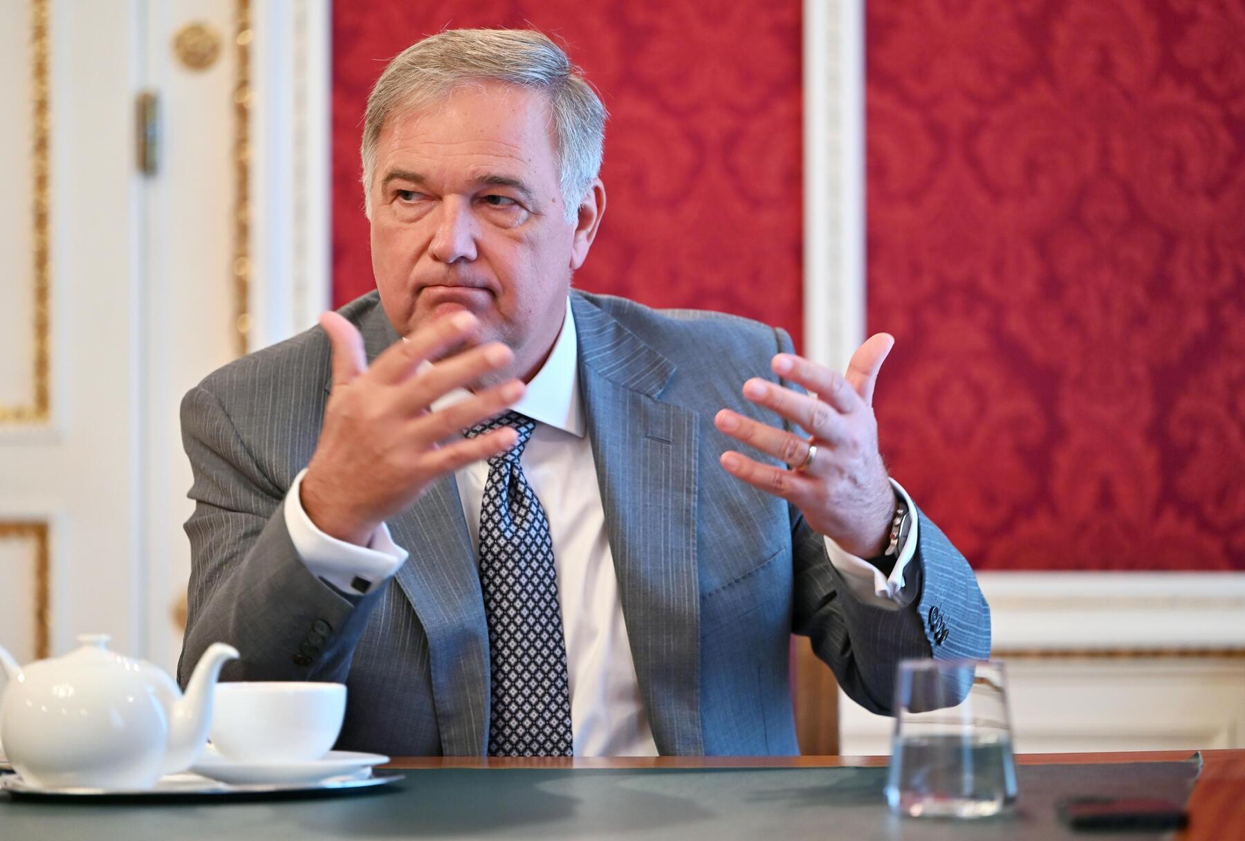 Austrian Chamber President Urges Vienna Chief Ruck to Resign Amid Scandal
