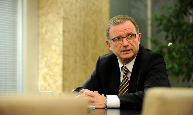 ÖVP-Politiker Karlheinz Kopf verkündet die Änderungen für Betriebe ab 2023