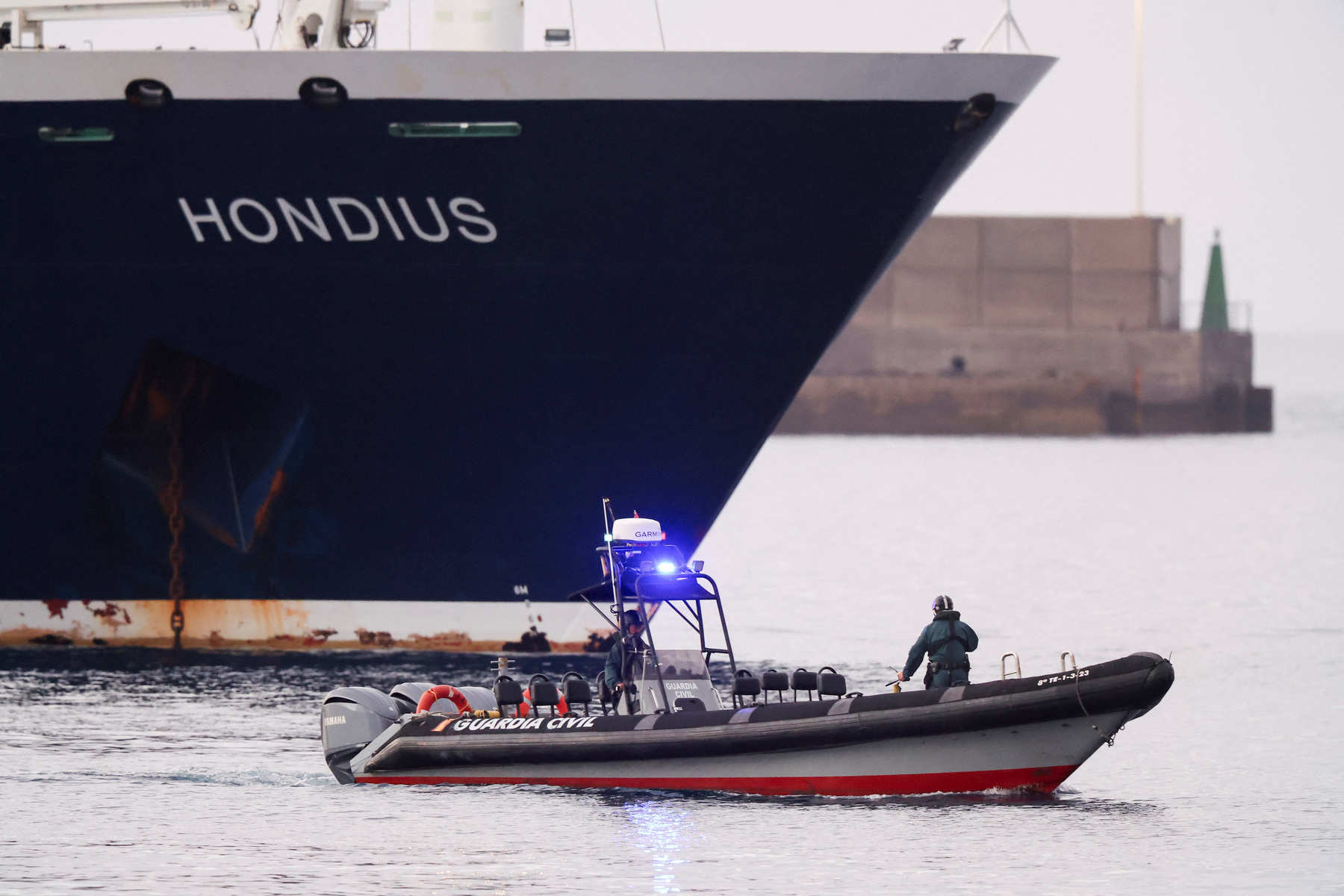 Hantavirus: Erste Passagiere verlassen Schiff auf Teneriffa