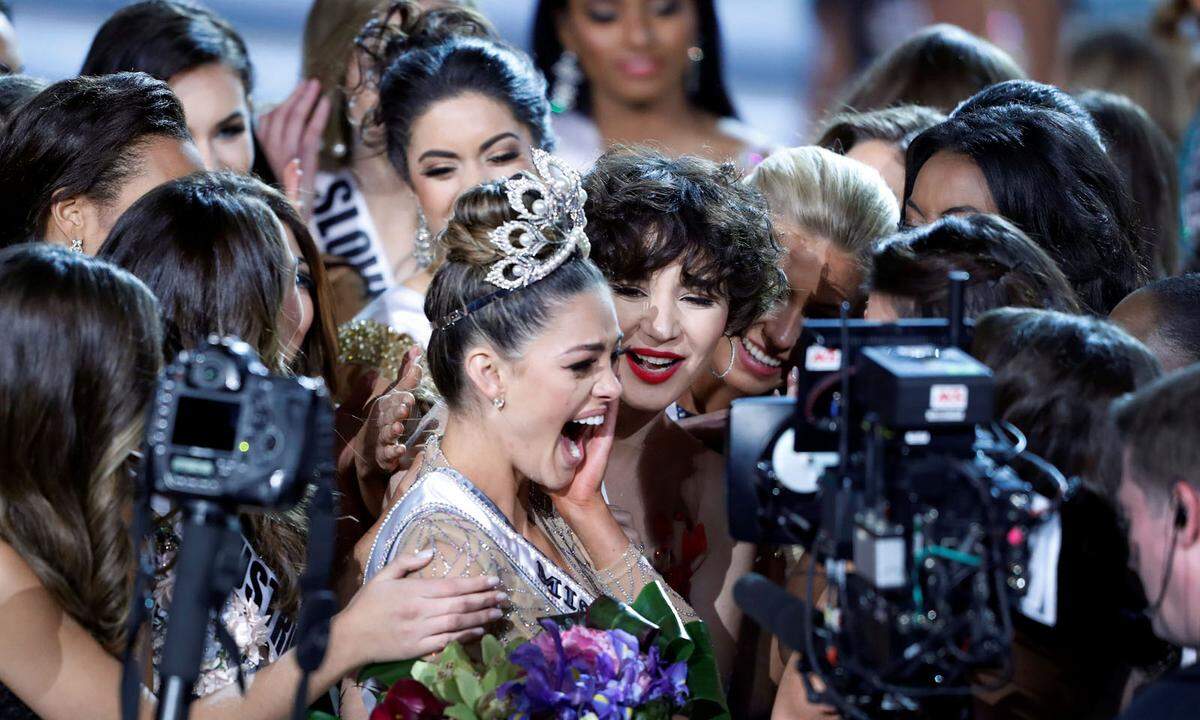 Die "Miss Universe" 2017 kommt aus Südafrika: Die 22-jährige Demi-Leigh Nel-Peters wurde am 26. November in Las Vegas zur schönsten Frau des Universums gekürt.