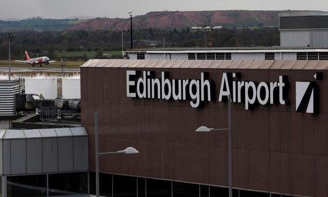 Der französische Mischkonzern Vinci will die knappe Mehrheit am Edinburgher Flughafen übernehmen.